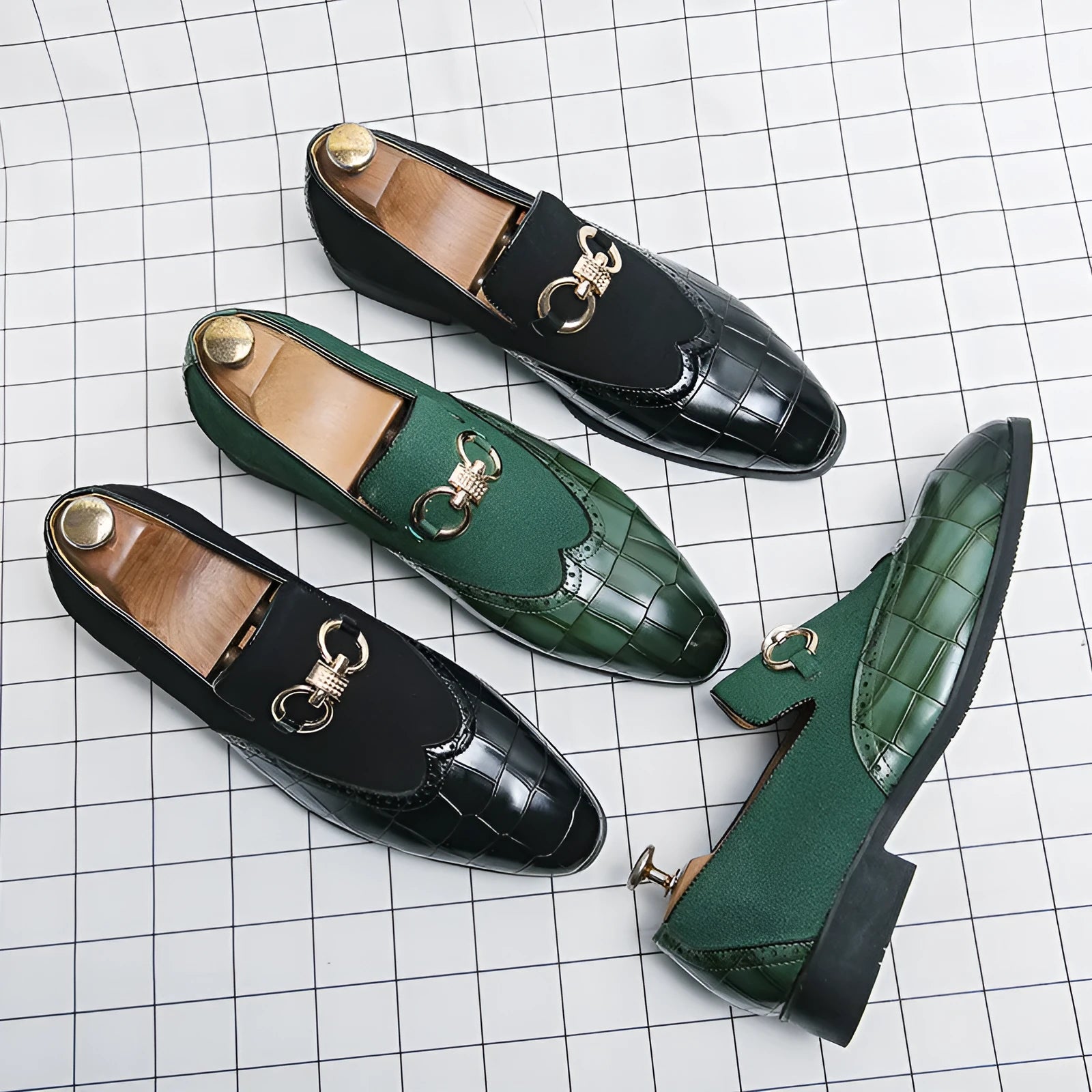 Korean style men's pointed toe leather shoes in black or green with a low top and rubber sole.