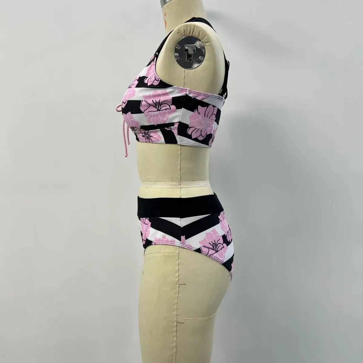 Women's black printed belly-covered slimming split bikini swimsuit for swimming and water sports