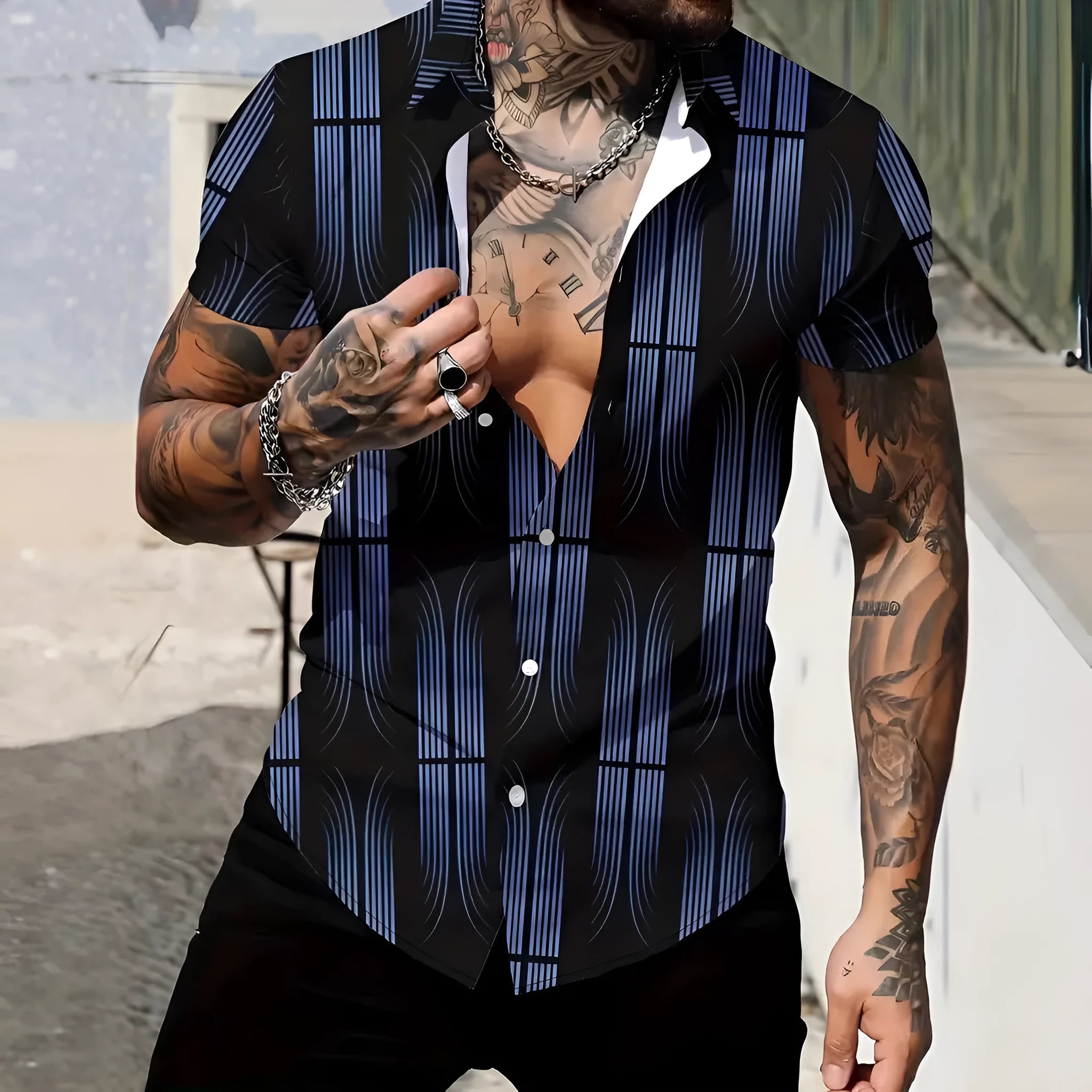 Men's slim fit short sleeve shirt with geometric line printing on the lapel, cardigan style, in a light colour.