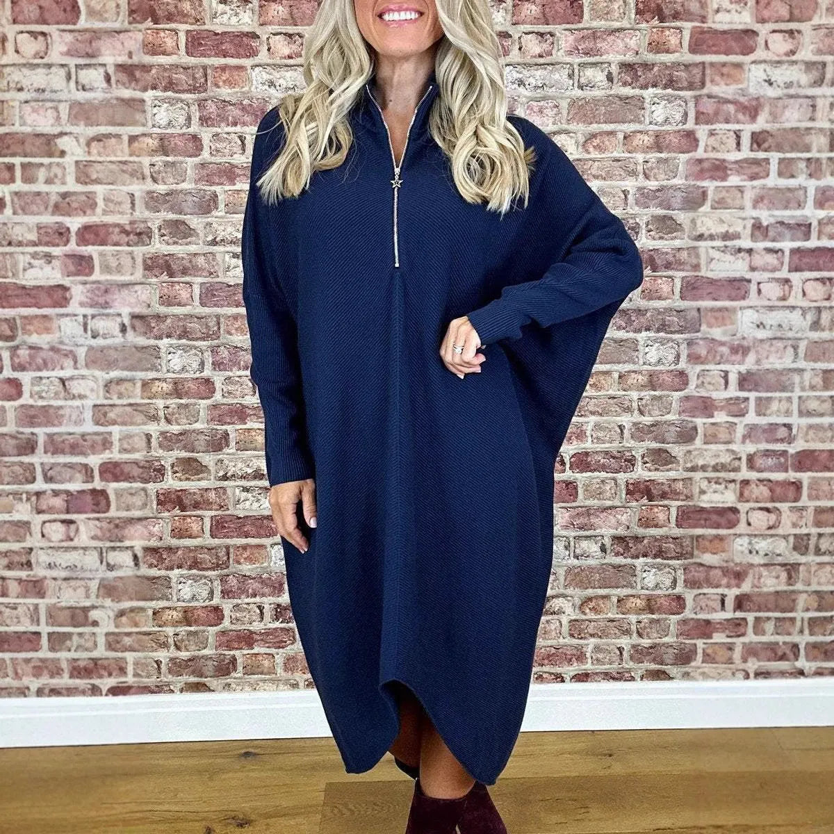 Women's solid colour knitted loose dress with raglan sleeves in trueran polyester fabric