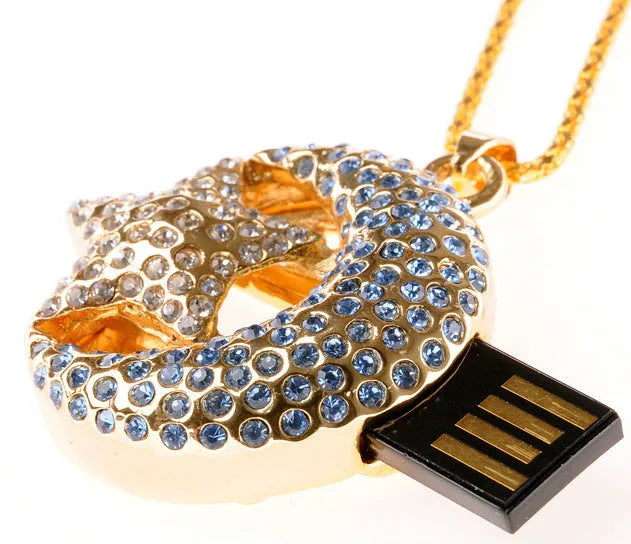 Jewelry Xingyue metal USB flash drive on a keyring, showing compact jewellery-inspired design.