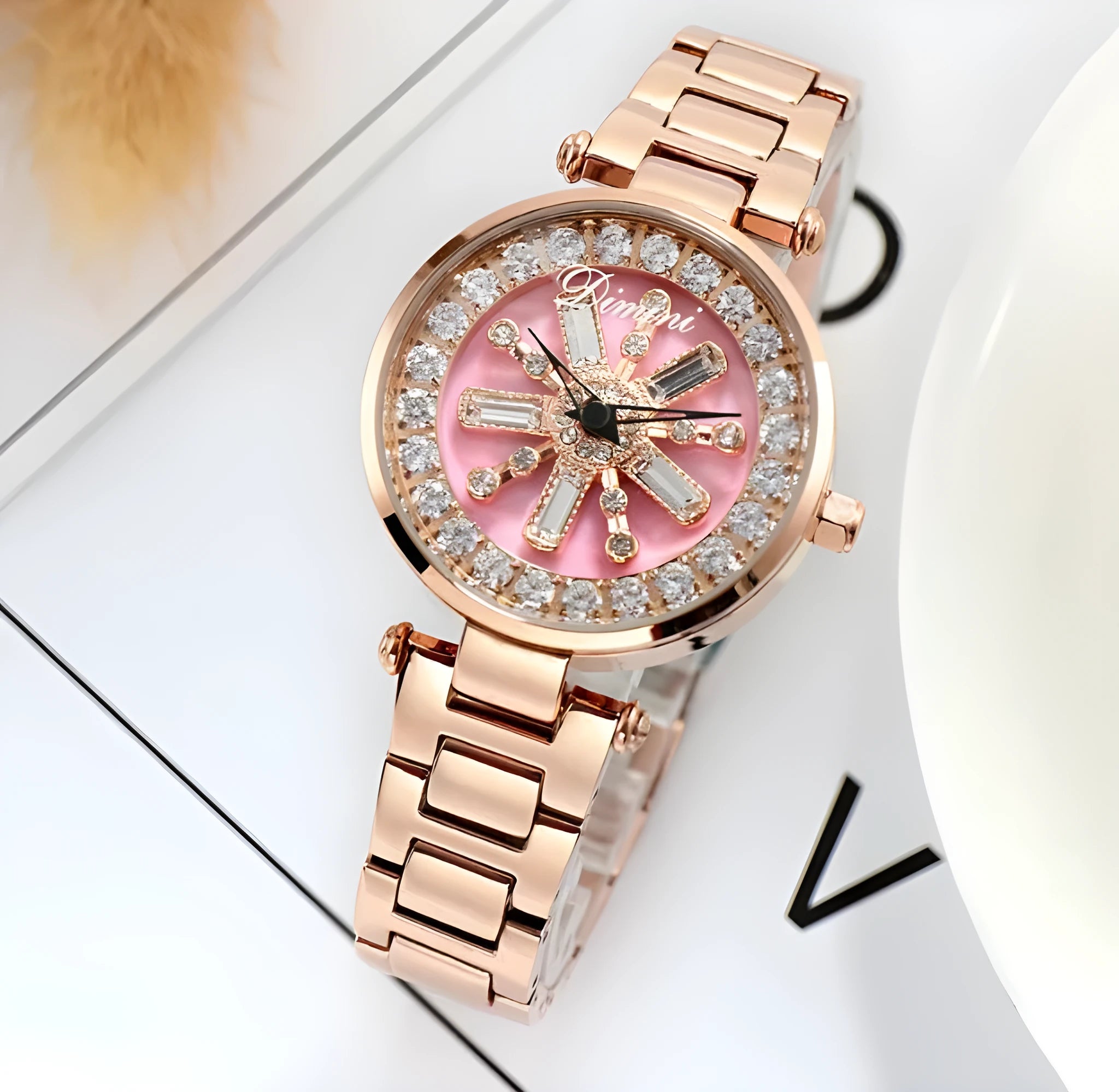 Fashion women watch with round 33mm steel dial, mineral glass mirror, and fine steel bracelet in Coffee colour