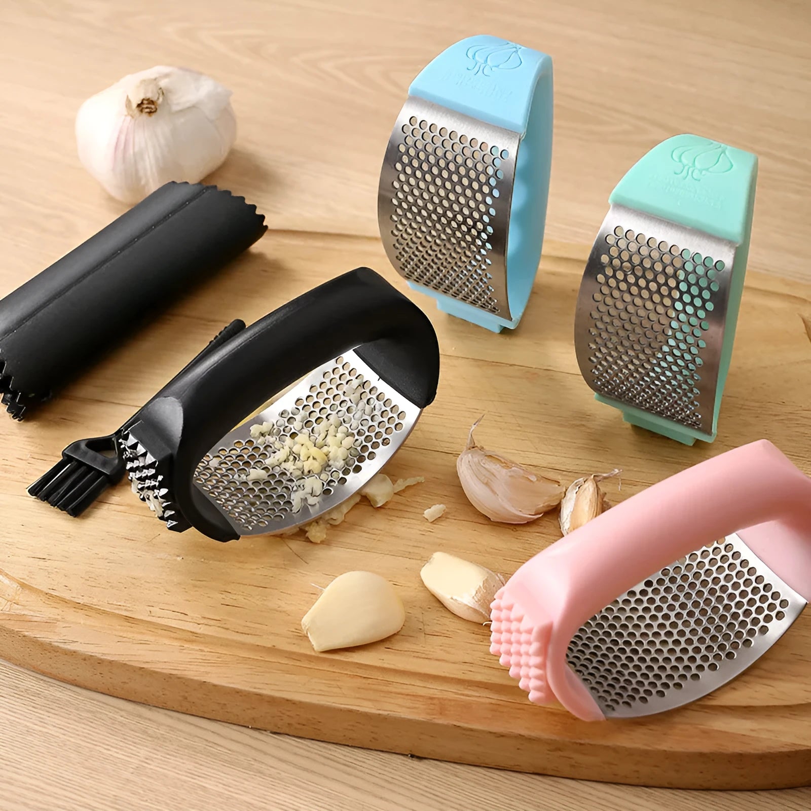 304 stainless steel garlic press with PP handle in black, blue, green, or pink colours