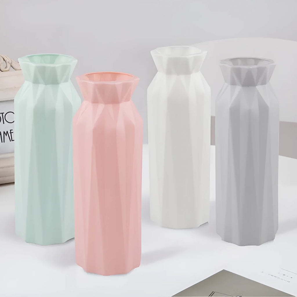 Simple drop-resistant melamine vase in grey, green, pink, or white with a 7.2cm base diameter.