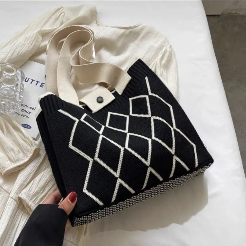 Fashion large capacity polyester tote bag with weave rhombus pattern, square vertical shape 26x29cm, available in diamond snap black colour