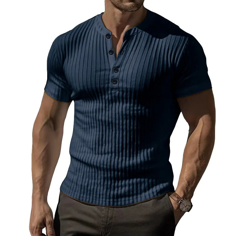 Sports slim-fitting muscle men's short-sleeved T-shirt in polyester fabric with athletic cut