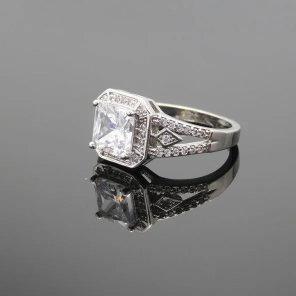 Women's geometric zircon ring with hollow design and platinum colour finish