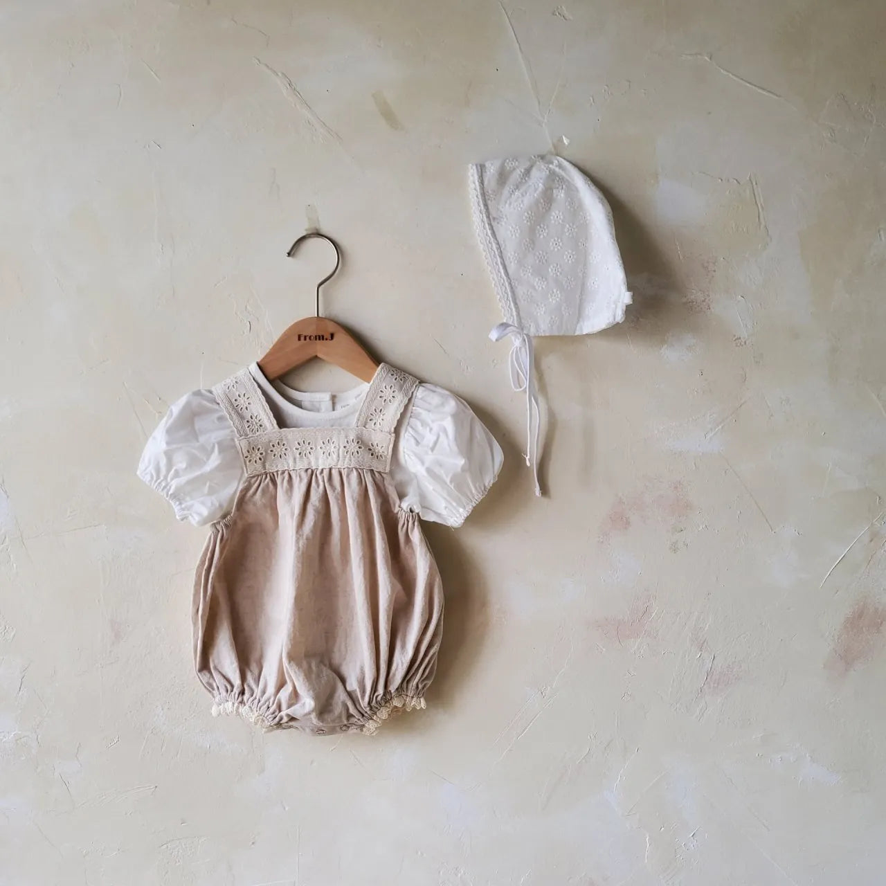 Girls cotton puff short sleeve top and lace strap romper two-piece set in apricot cotton fabric