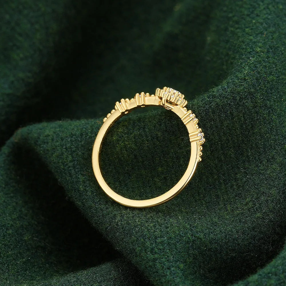 925 silver women's ring with gold electroplated finish, flower rhinestone detailing and geometric shape