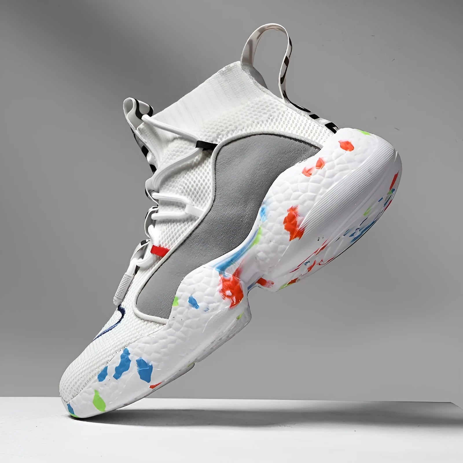 Men's camouflage casual sneakers with mesh upper and vulcanised rubber sole.