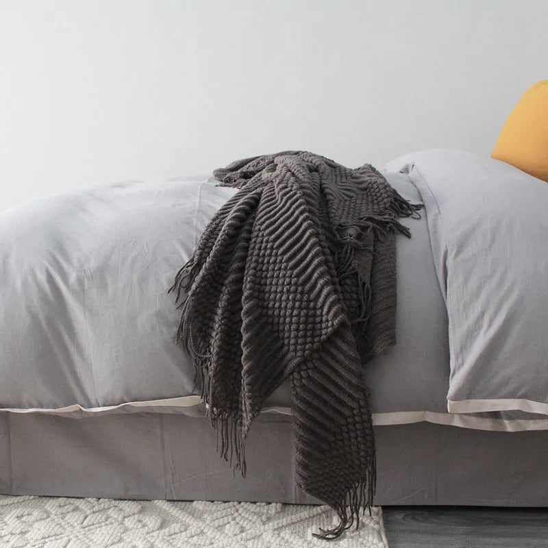 Small 127 × 170 cm polyester fibre nap blanket in dark grey, khaki, and light grey colours
