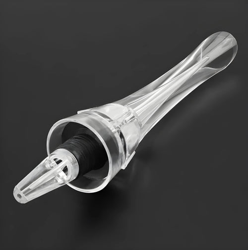 Clear acrylic wine aerator with stainless steel filter, 16 cm long.