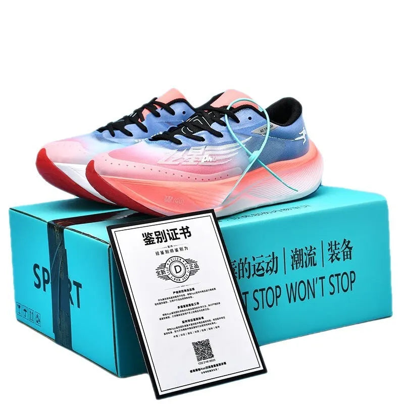 Low-top racing sneaker in glacier colour with carbon plate sole, PU mesh upper, and lace-up closure.