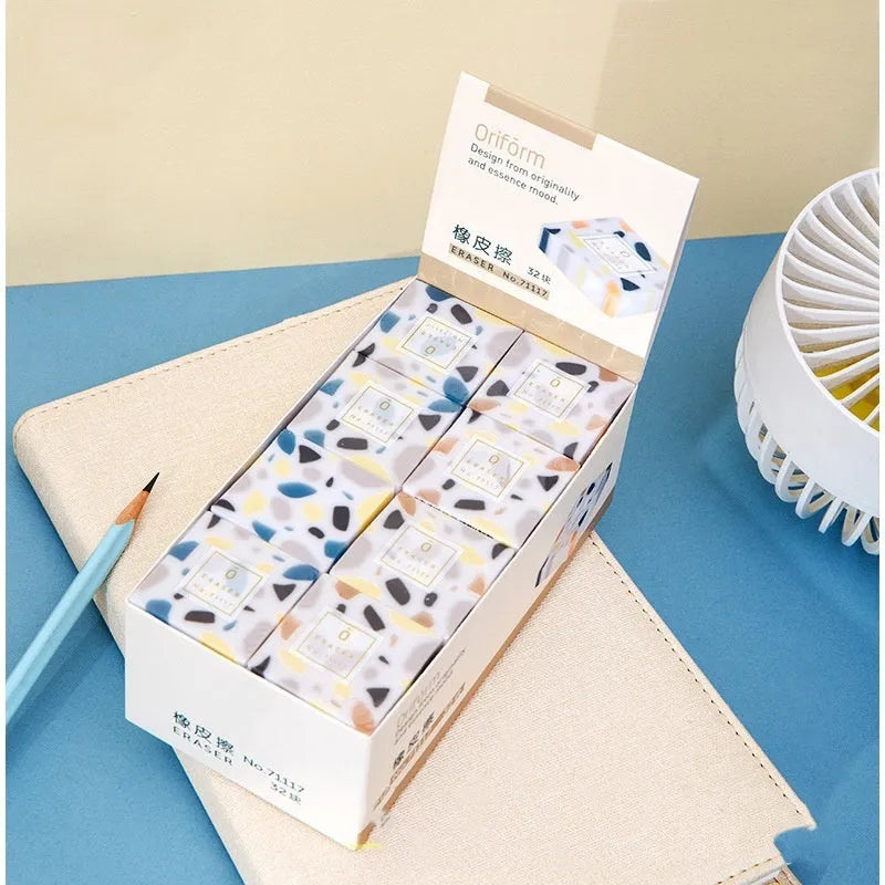 Super Clean Traceless Eraser brick format for students and artists