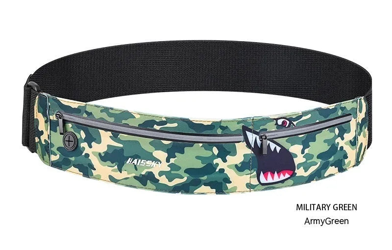 Waterproof waist bag in camouflage pattern with adjustable strap for outdoor use