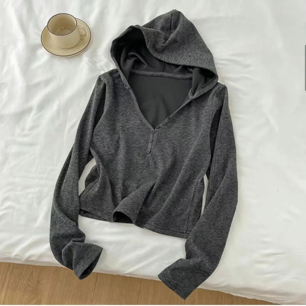 Women's casual sports suit in gray with princess sleeves, long-sleeve top, shorts, and vest
