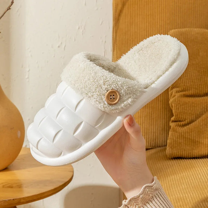 Plaid detachable slippers with a non-slip EVA sole and warm plush inner lining.