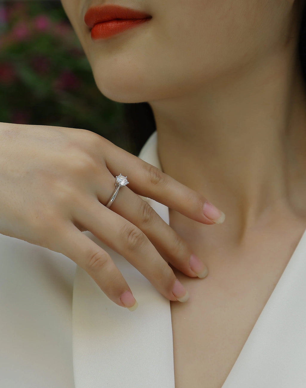 Moissanite wedding ring set in S925 silver with platinum plating, 1 carat stone, sizes 5-9, gift box