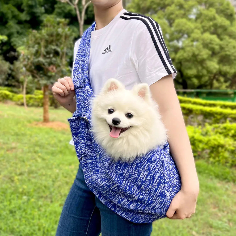 Polyester pet crossbody bag M size for cats and dogs under 7.50 kg in black colour option
