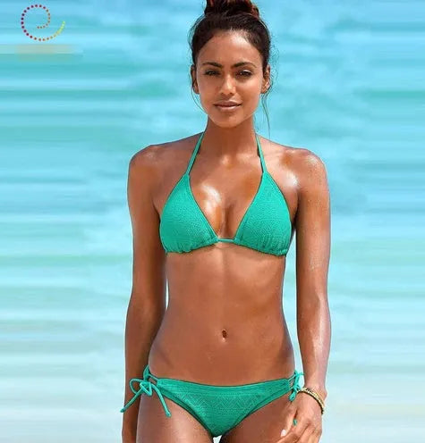 Solid colour split bikini swimsuit with hollow open back in high-elasticity polyester for women swimming or wading