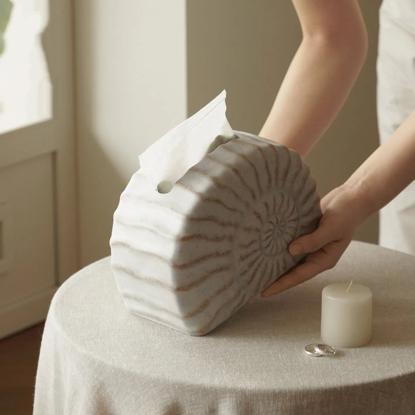 Resin conch tissue box decoration in modern simplicity style for home organising