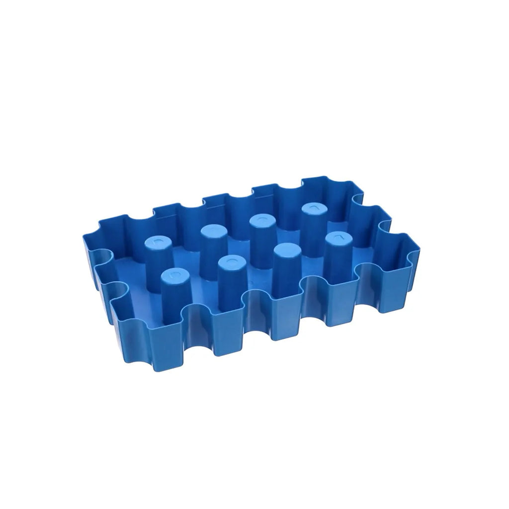 Blue plastic ice maker tray for camping and barbecues, dimensions 34x22x6cm.