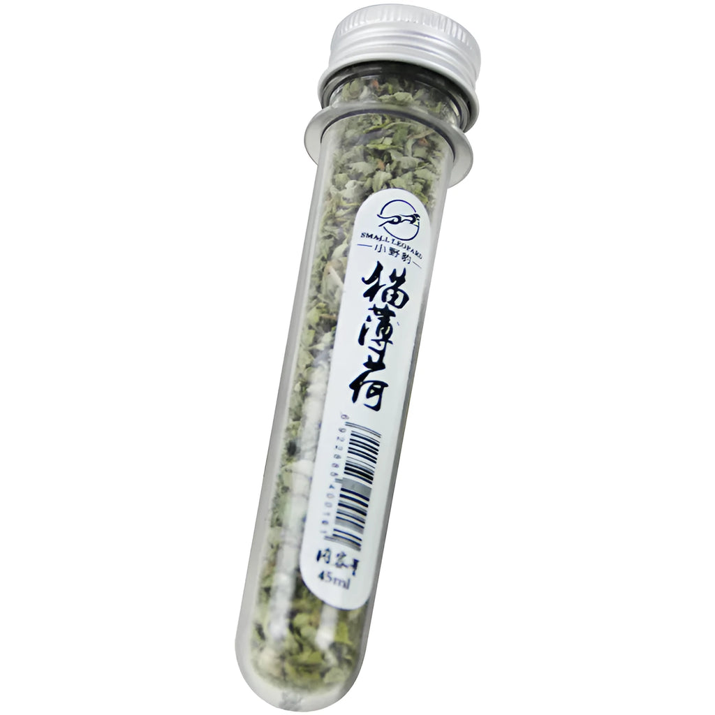 Single 45ml mint flavour catnip leaf snack in natural hand-picked catnip leaves