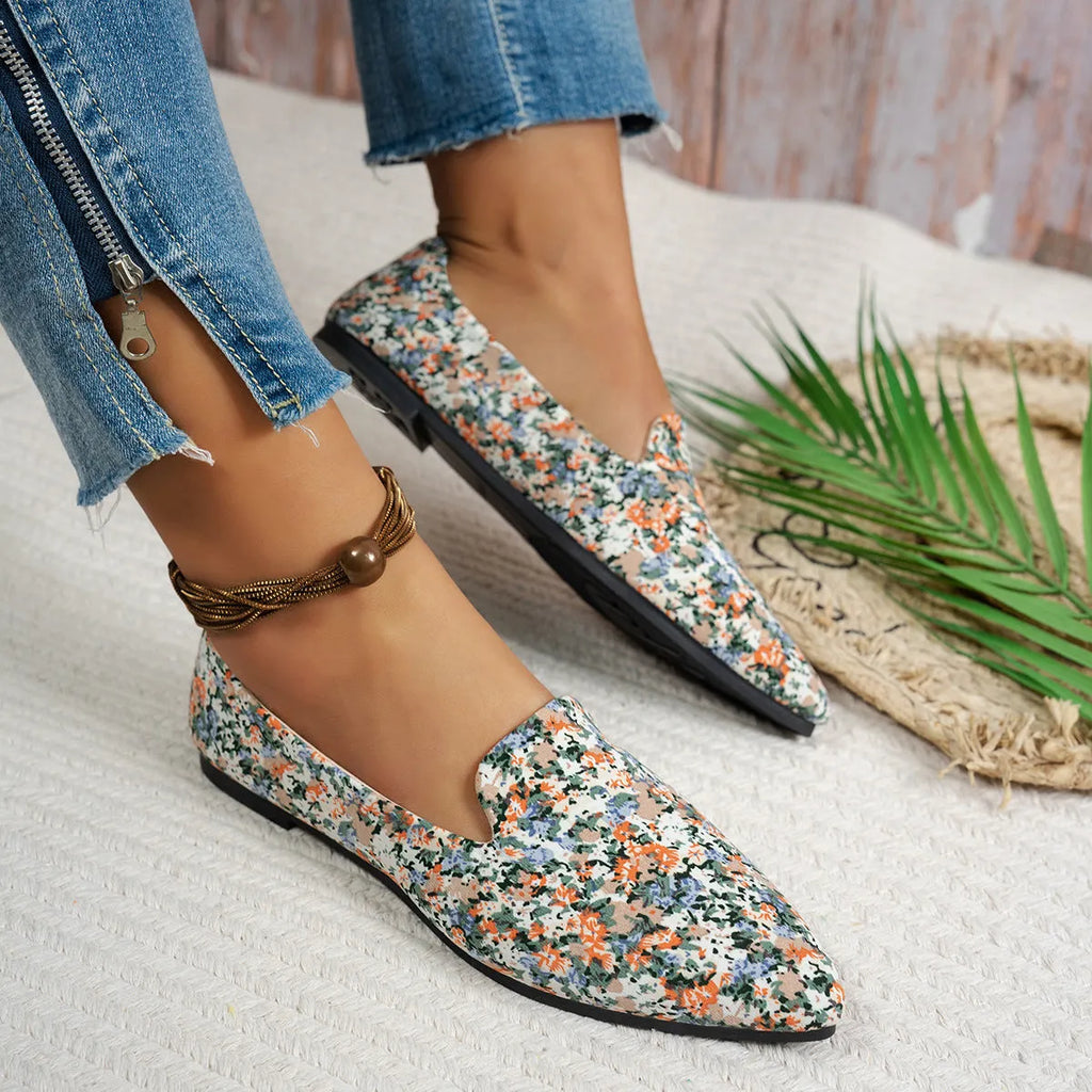 Women's printed shallow mouth pointed flat pumps with low stiletto heel in black mesh upper