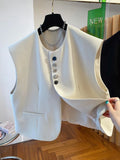 Loose-fitting waistcoat dress in beige with pocket detail and short 40cm length