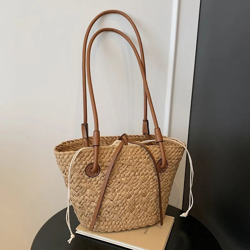 Large capacity woven shoulder bag in European and American retro style with dual carrying options