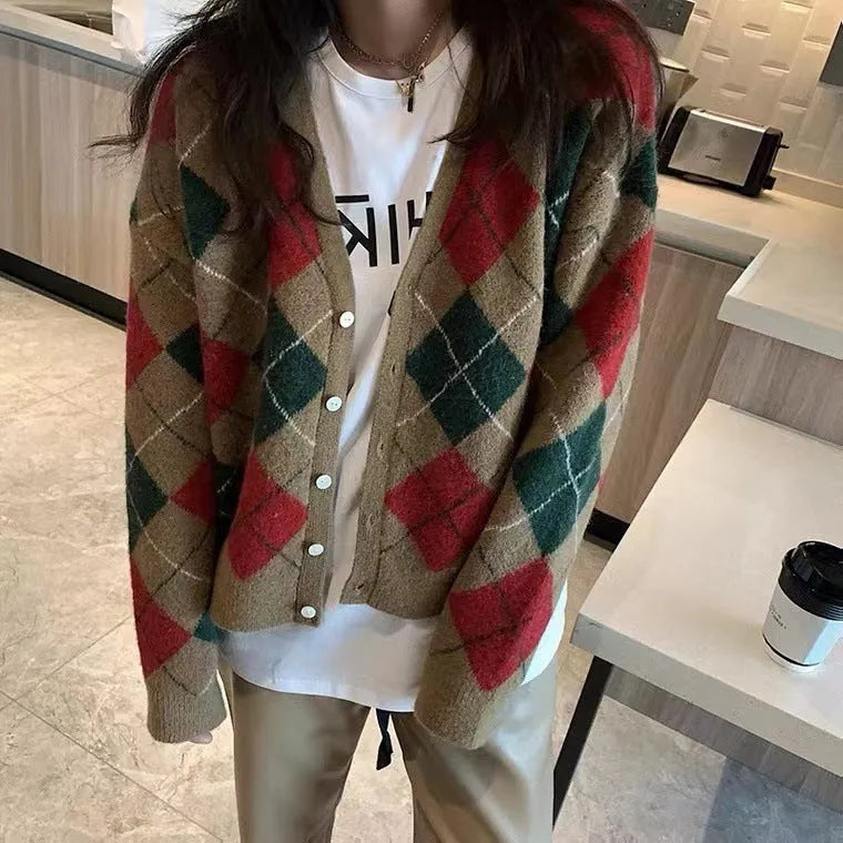 Casual acrylic knitted cardigan in macaron colours with regular sleeves