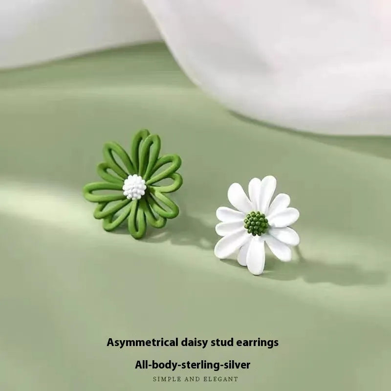 Women's flower stud earrings in blue and orange, white and green, or yellow and white two-tone colour combinations