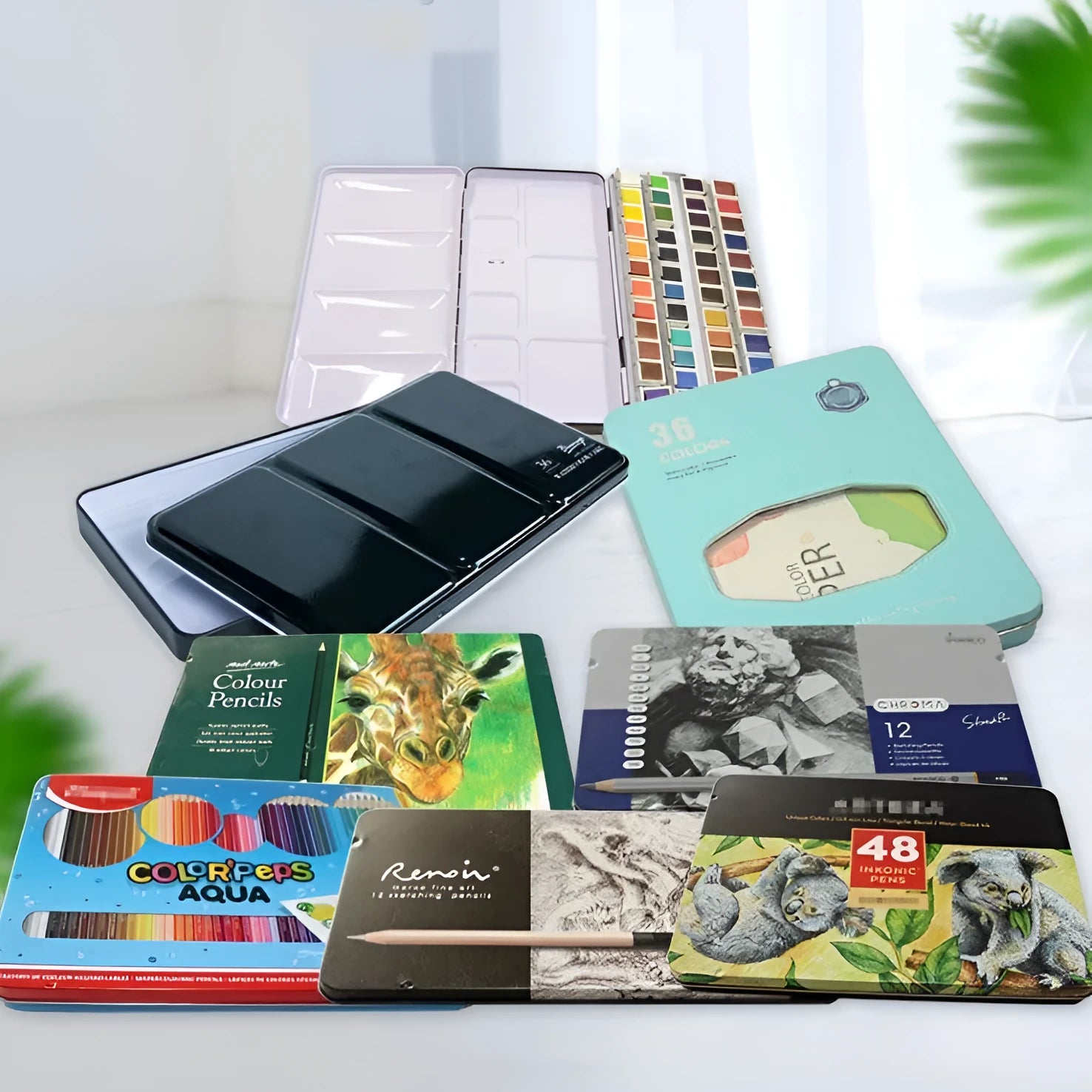 Square tinplate paint box with three-fold design for watercolour pigment storage