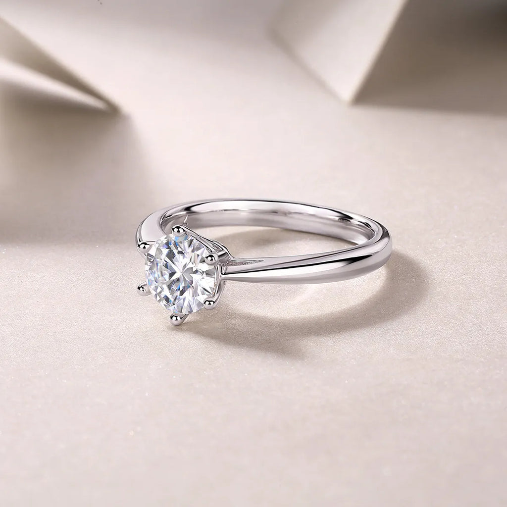 Moissanite wedding ring set in S925 silver with platinum plating, 1 carat stone, sizes 5-9, gift box