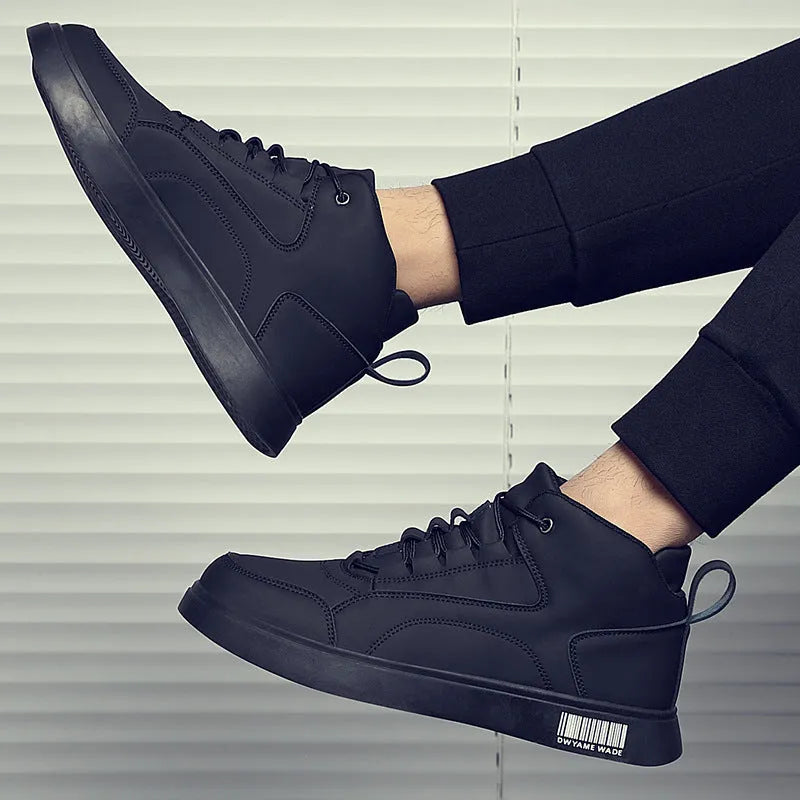 Men's white mid-top casual lace-up board shoes with a flat rubber sole on a solid background.