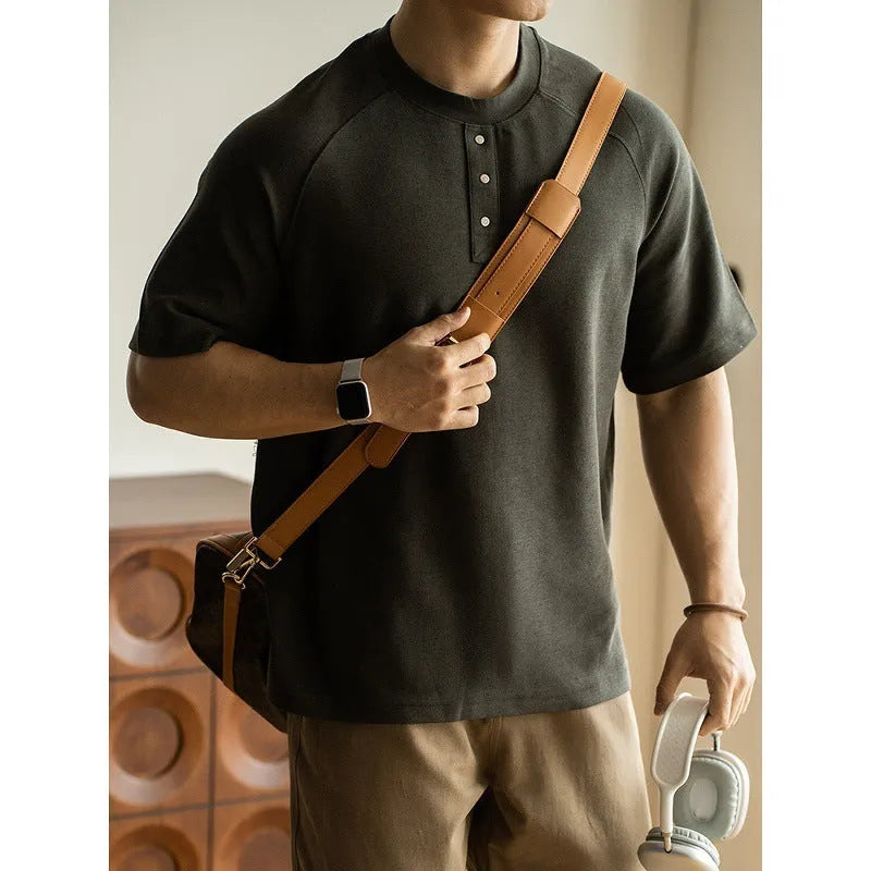 Casual loose top with terry texture fabric and raglan sleeves in three colour options