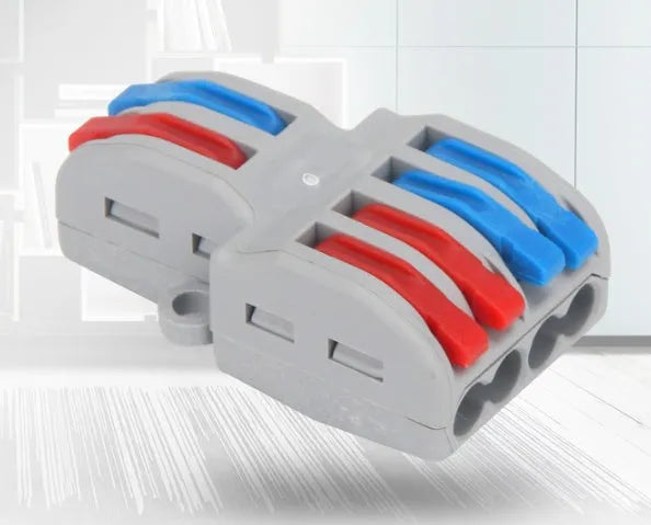 Wago brand quick wire connector with fire-insulated shell for 32A electrical connections.