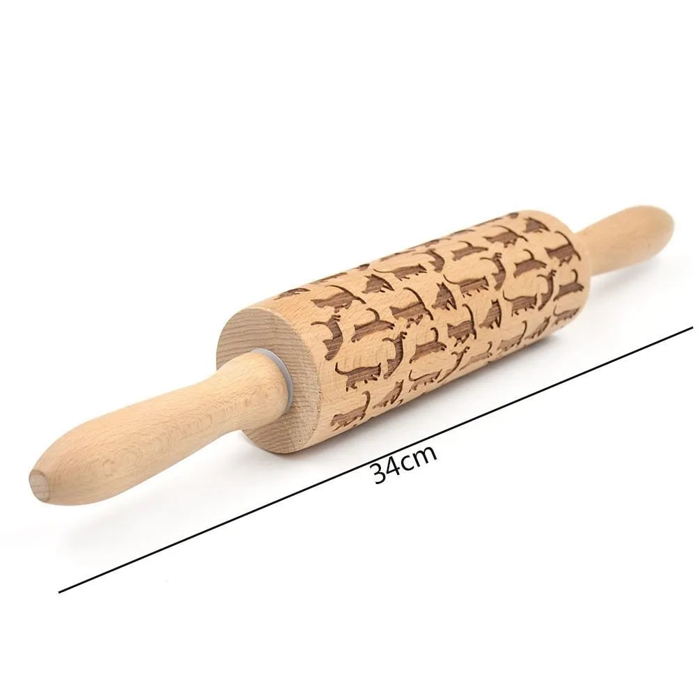 Wooden rolling pin with embossed Christmas snowflake pattern, 45 cm long.