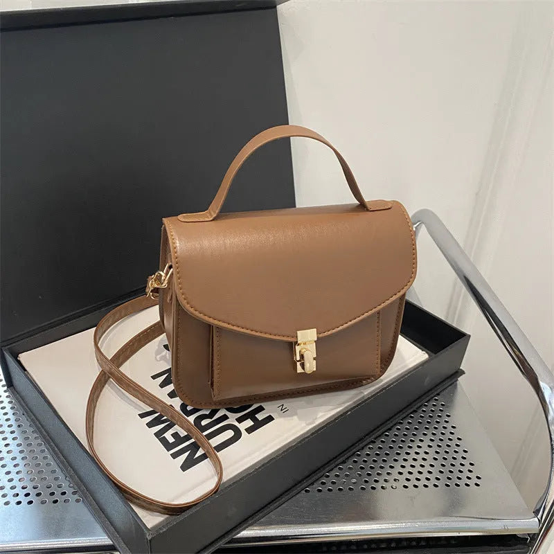 Retro style shoulder messenger bag in PU leather with document organiser compartment