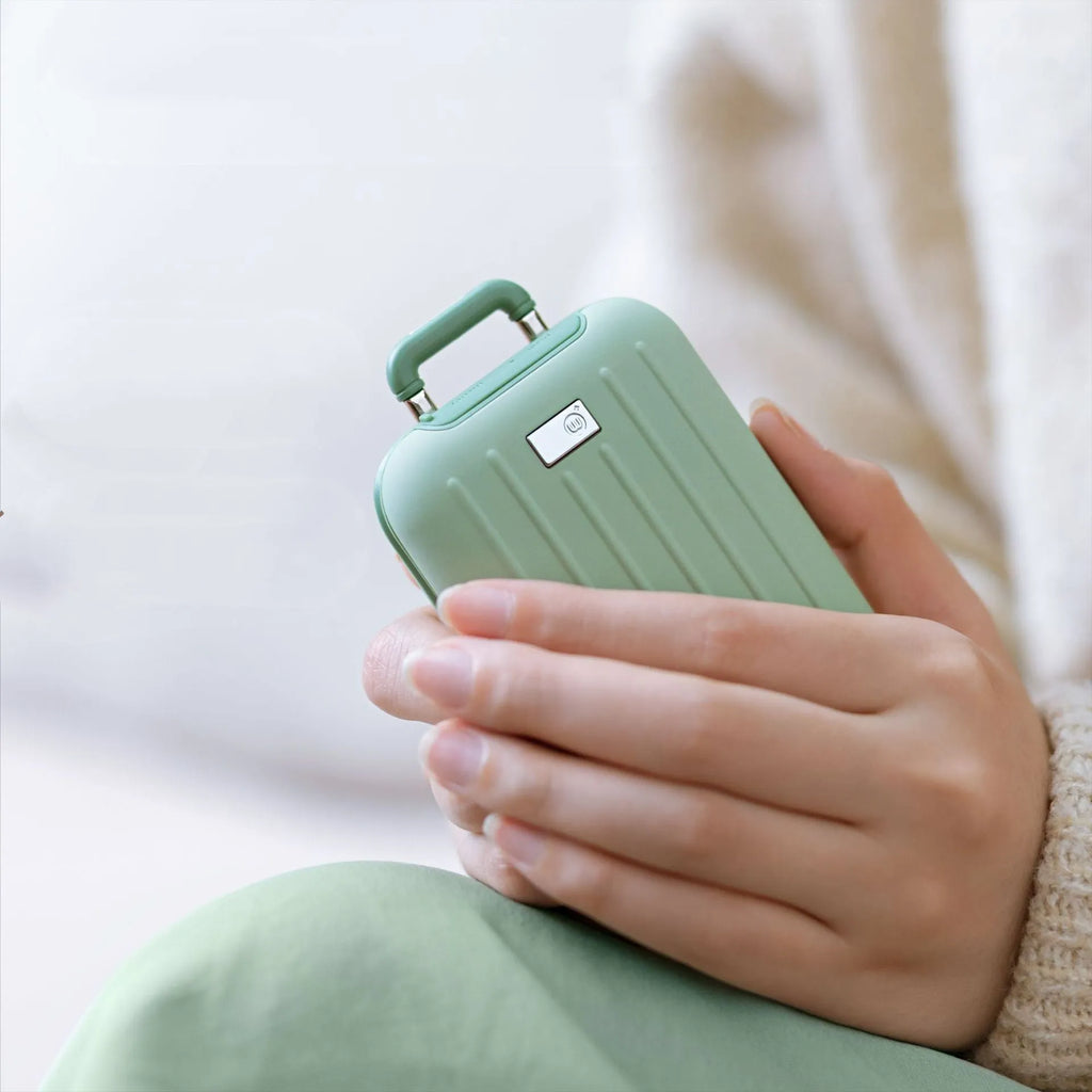 Green, pink or dark blue aluminium alloy 2-in-1 hand warmer and power bank with double-sided heating, 143x145x32mm