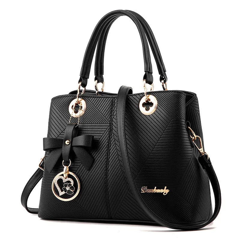 Retro style handbag in PU with a zipper and one-shoulder strap.
