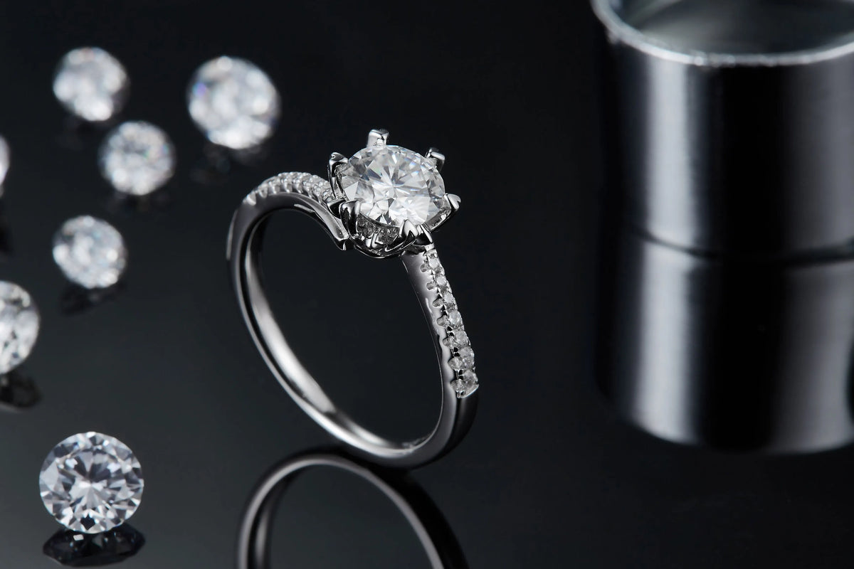 Snowflake Dance wedding ring set with 1 carat moissanite, S925 silver platinum-plated, sizes 5 to 9, gift box and GRA certificate