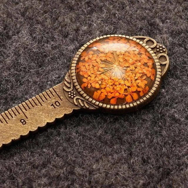 Handmade dried flower bookmark with lace flowers daffodils clover 12cm classical design