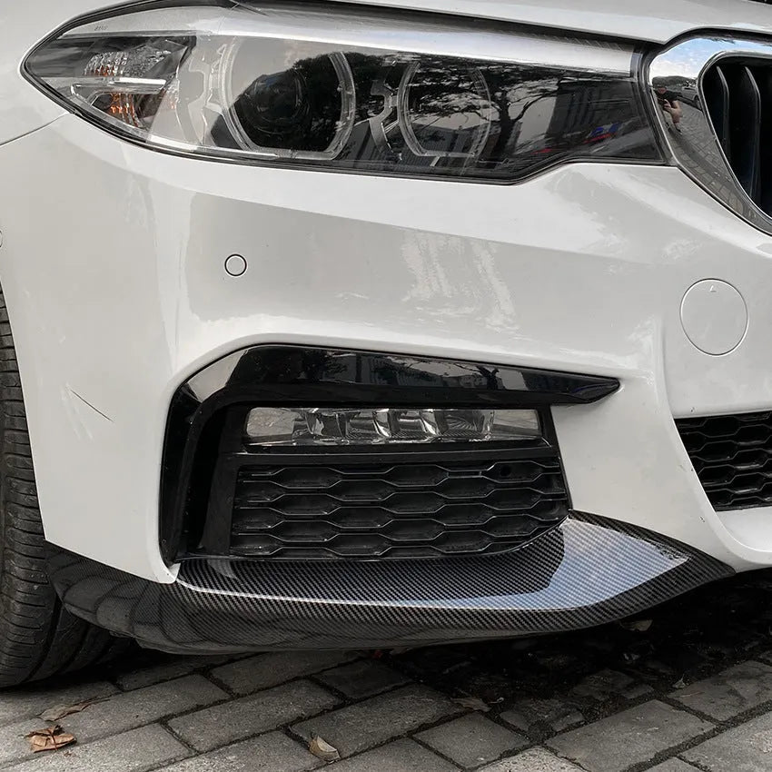 Pair of front Cornerite car stickers for BMW 5 Series G30 early M Sport 530i 2018-2020 carbon fibre pattern