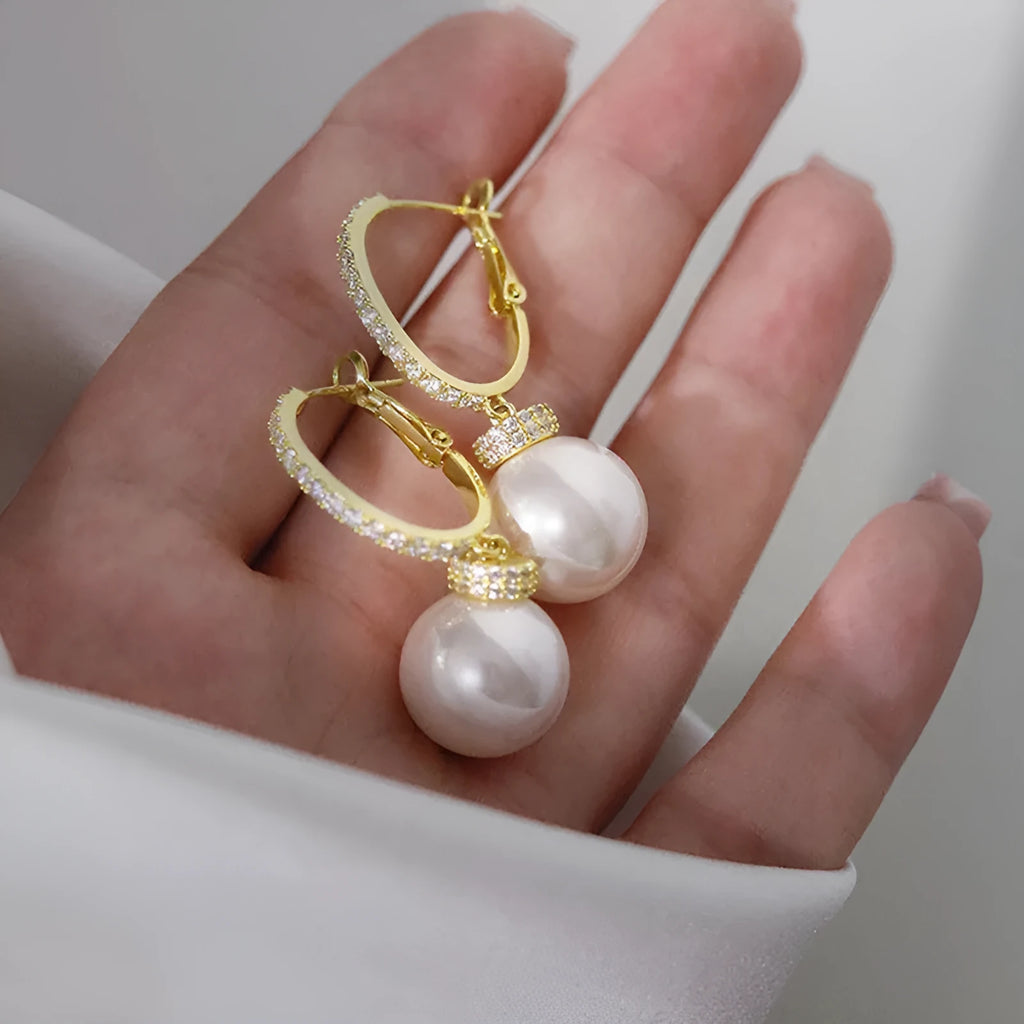 European and American temperament imitation pearl earrings with inlaid zircon in yellow gold, geometric design for women