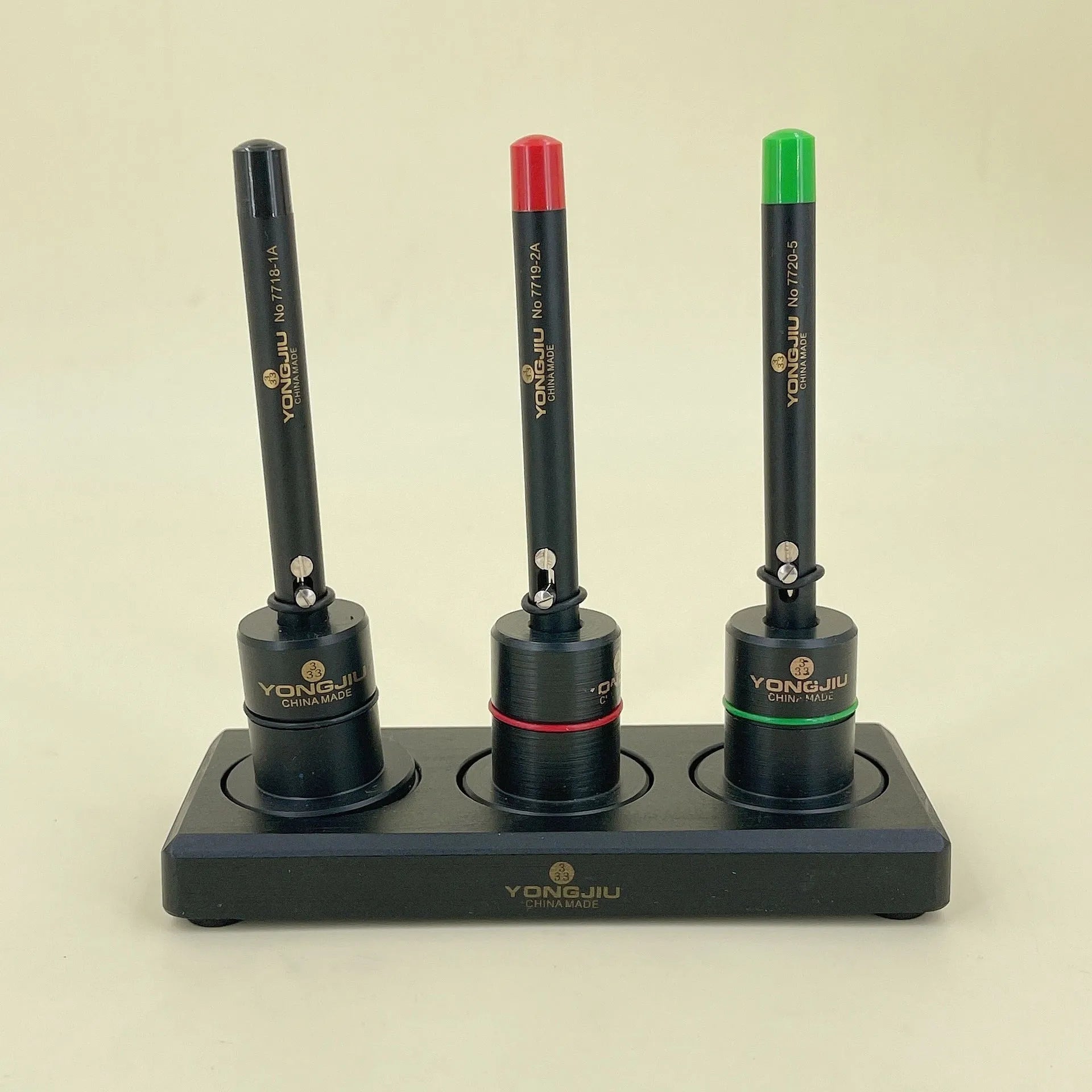 Watch repair oiling pen with fine needle tip for precision lubrication