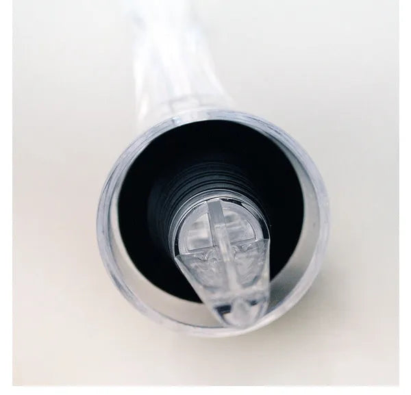 Clear acrylic wine aerator with stainless steel filter, 16 cm long.