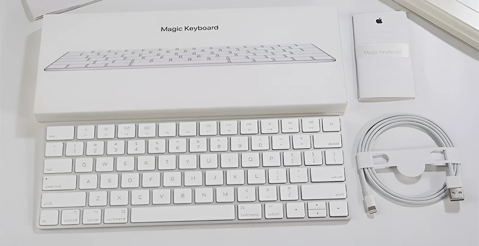 White Apple Bluetooth G6 wireless keyboard with ultra-thin metal case and multimedia function keys