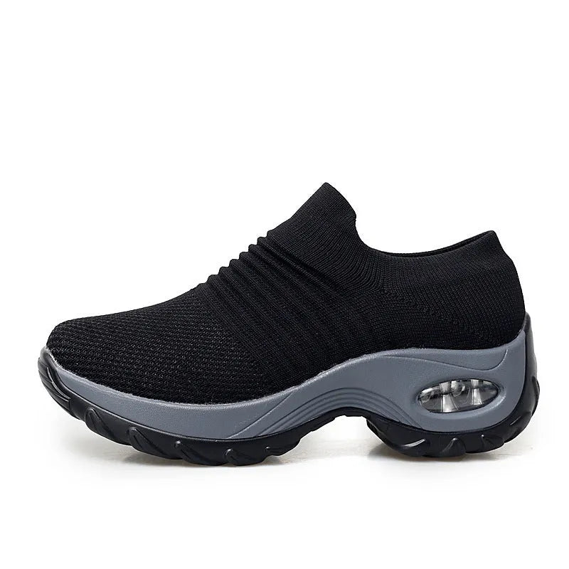 Dancing soft bottom flying woven rocking shoes in black camouflage with front strap and MD sole