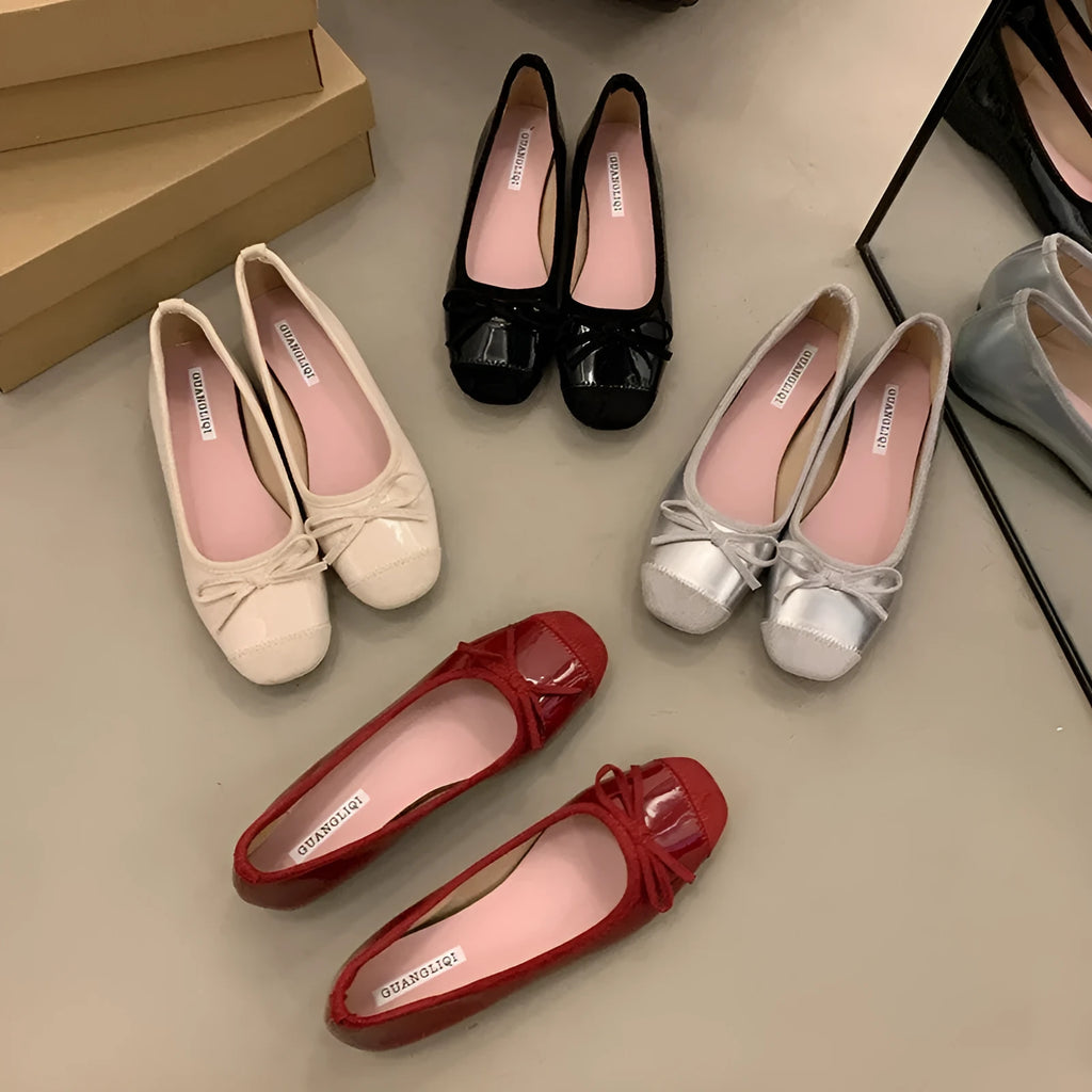 Retro-style Mary Jane ballet flats with square toe, decorative bow, and mid heel in wine red colour